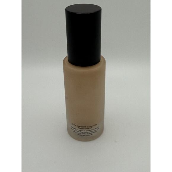 Bobbi Brown Skin Long Wear Weightless Foundation SPF 15 Golden Beige - Picture 3 of 5